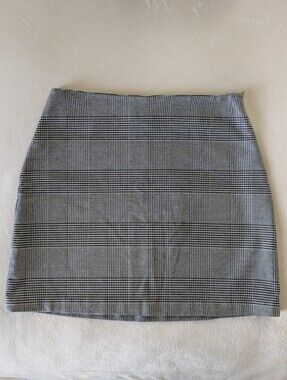 Plaid Black & White Mini Skirt With Zip Side